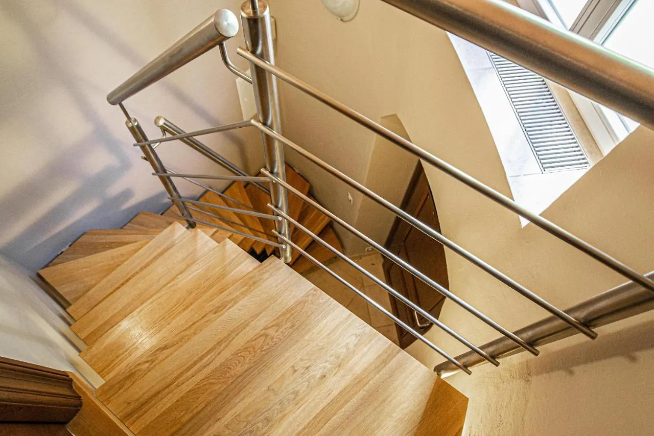 Modern And Spacious Apartments In City Center 프라하 0*,