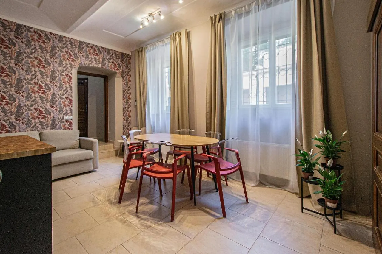 Modern And Spacious Apartments In City Center 프라하